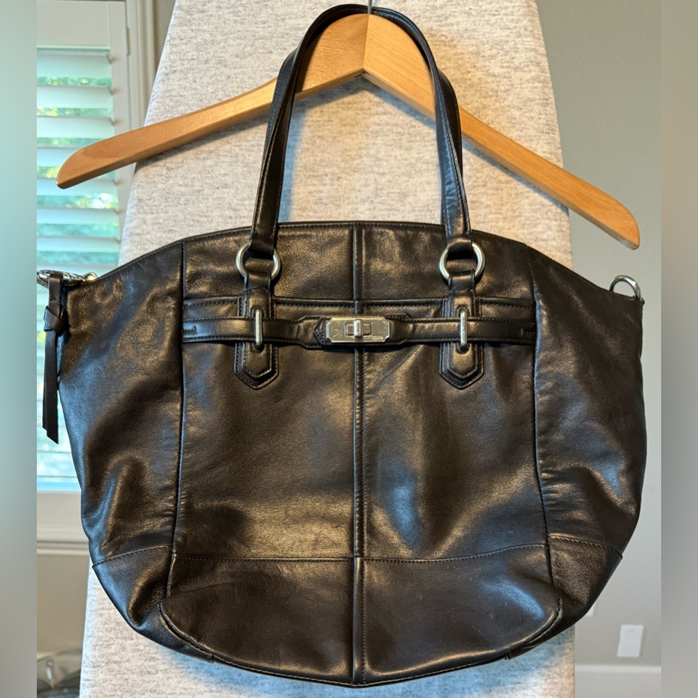Coach Chelsea Black Leather Tote Turnlock Shoulder Bag Large Carryall 17847